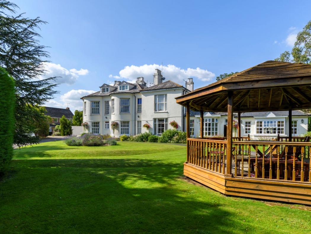 gracious setting at cedar lawn Nursing Home